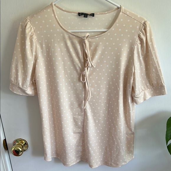 Adrianna Papell Tops - Adrianna Papell Light Pink Puff Sleeve Keyhole Blouse